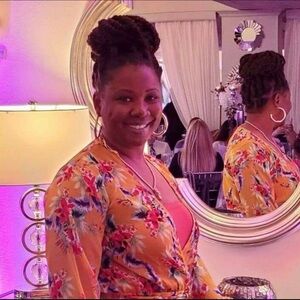 Meet your Posher, Cassandra